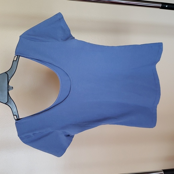 Old Navy t-shirt - Picture 2 of 3